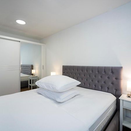 M&M Pelivan Apartments Solin Exterior photo