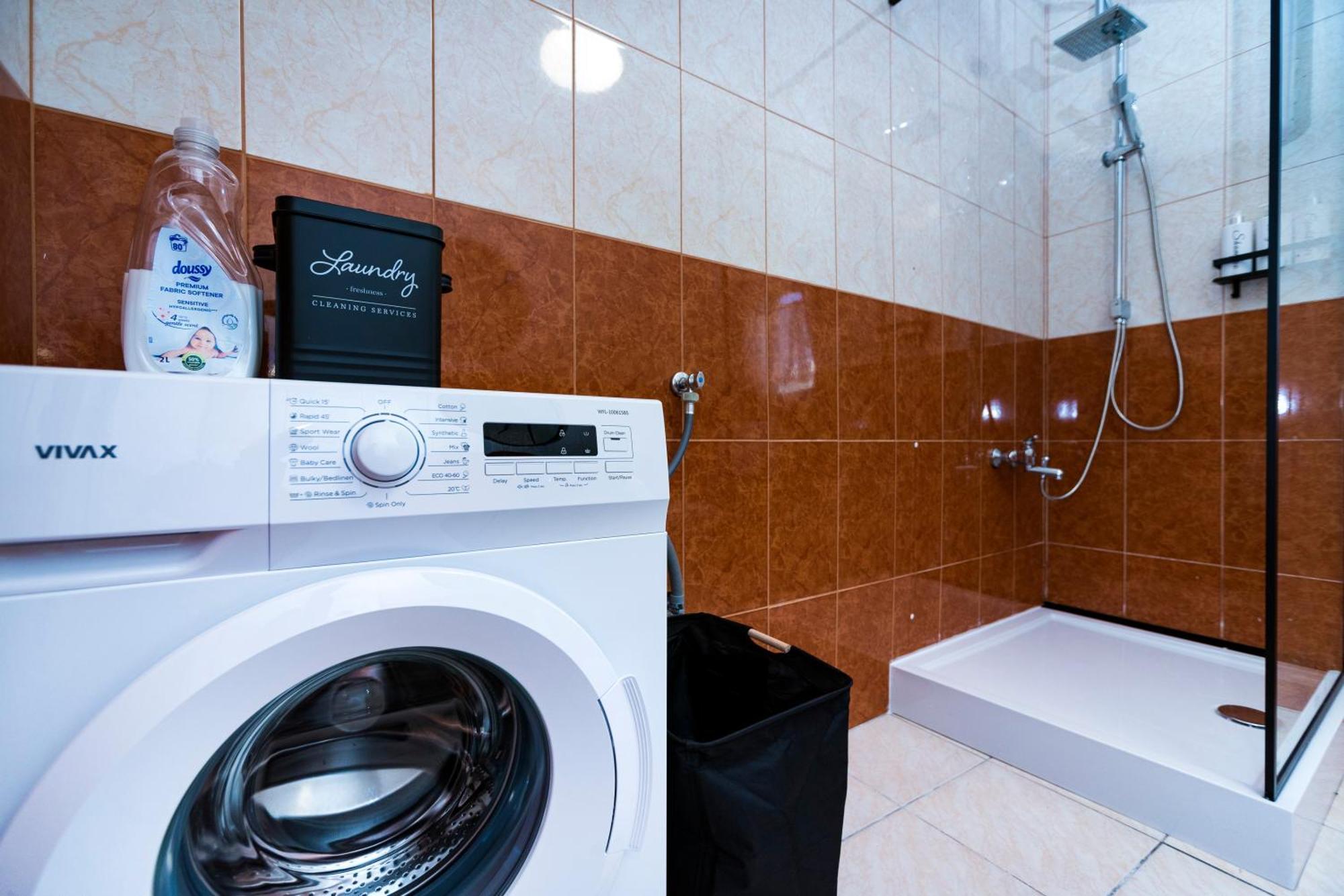 M&M Pelivan Apartments Solin Exterior photo